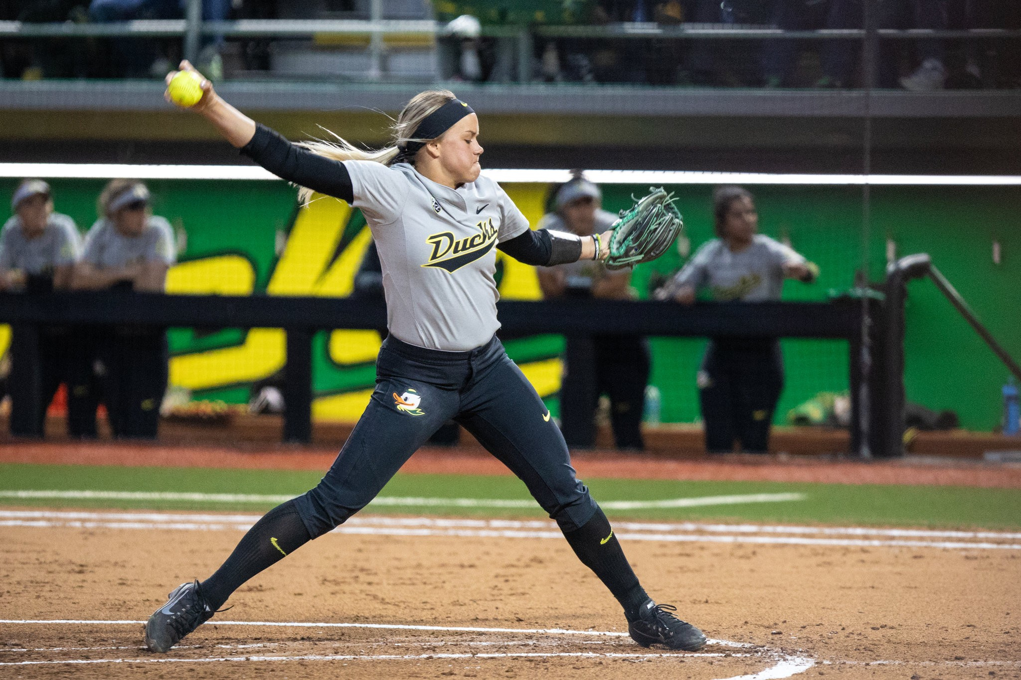 Oregon Softball All America Pitcher Miranda Elish in proportions 2048 X 1365